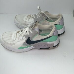 Nike White and Mint Sneakers with Black Accents